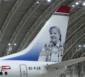 Un avión de Norwegian homenajea a Gloria Fuertes